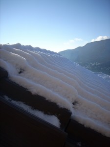 Neve sul tetto